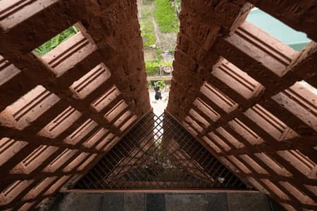 CUBE (Creative Usage of Bricks & Earth)